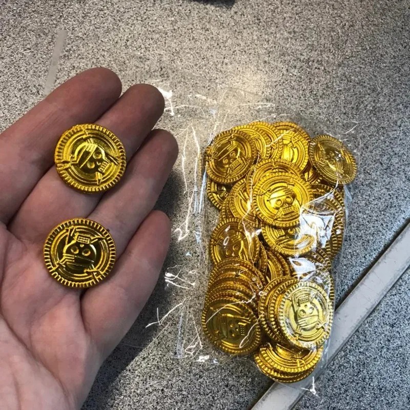 50 個の海賊金貨プラスチック偽宝貨小道具ハロウィーンの装飾 - Arcade Game Coin のレビューと価格